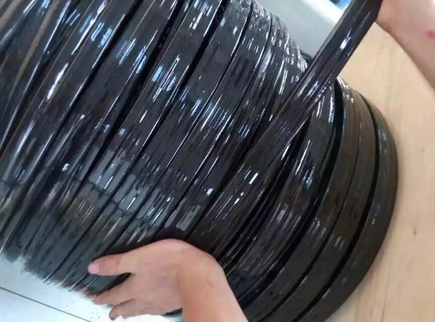 聚氨酯<a href='http://e-yinshua.com.cn/newslist.asp?classid=41'>扁平電纜</a> 聚氨酯扁平電纜