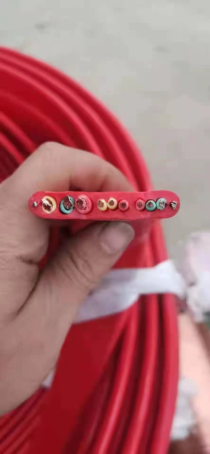 移動(dòng)柔軟耐磨不開裂抗拉扁電纜  移動(dòng)柔軟耐磨不開裂抗拉扁電纜